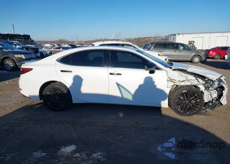 2015 Lexus Es 350 Crafted Line z USA, uszkodzony, nr VIN JTHBK1GG7F2176597